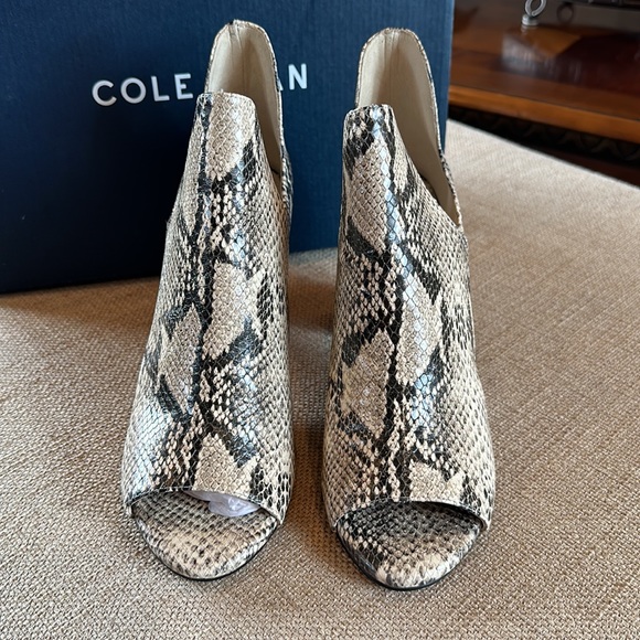 Electra Snake Peep Toe Booties  Rocco’s Snake Print Size 9 - Picture 2 of 8